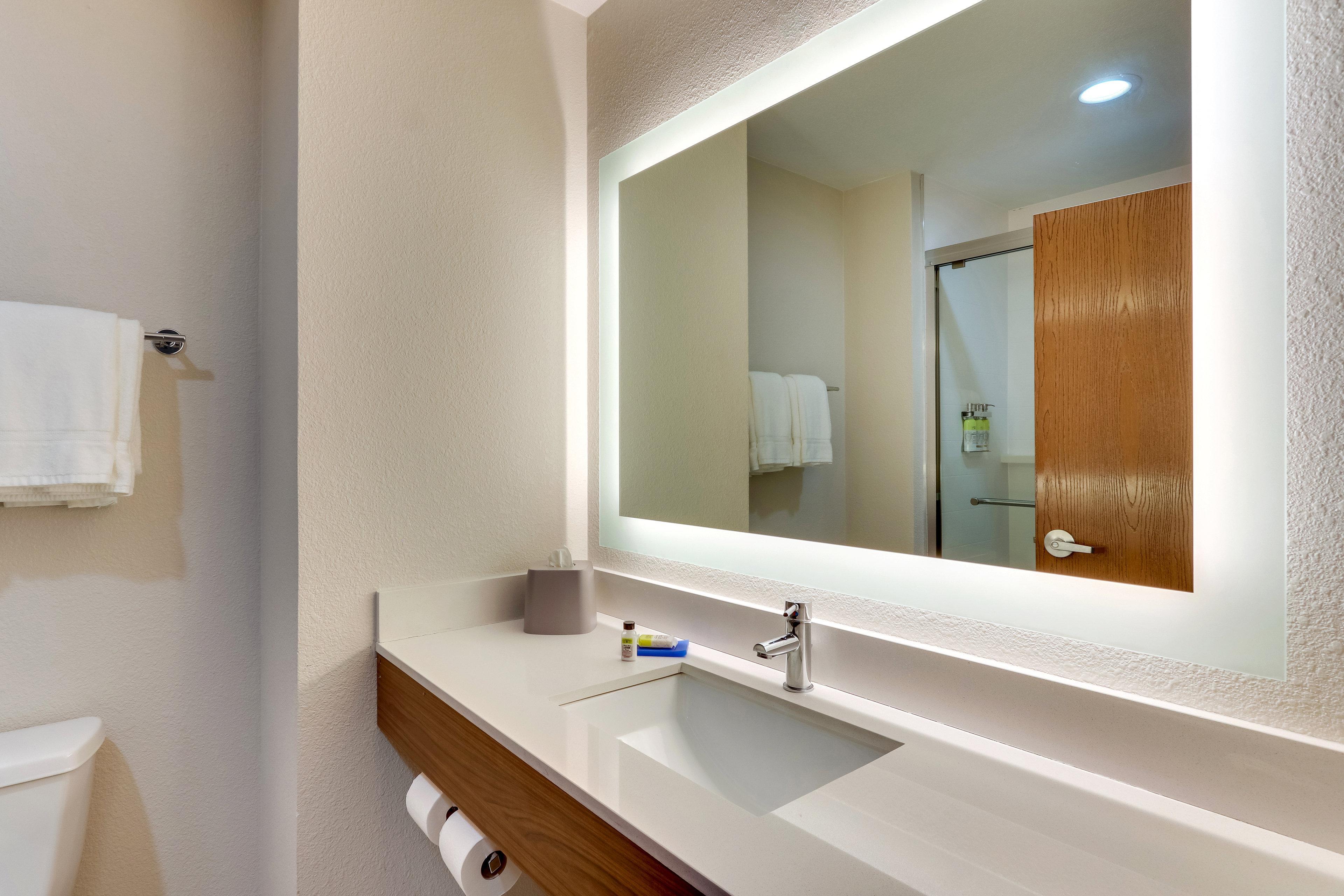 Holiday Inn Express Lake Worth Nw Loop 820 By Ihg Fort Worth Exterior photo